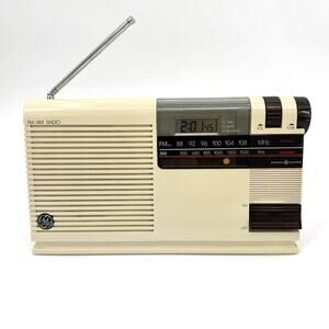 Vintage GE Kitchen Campaign AM/FM Radio With Digital Clock 7-4208B Tested